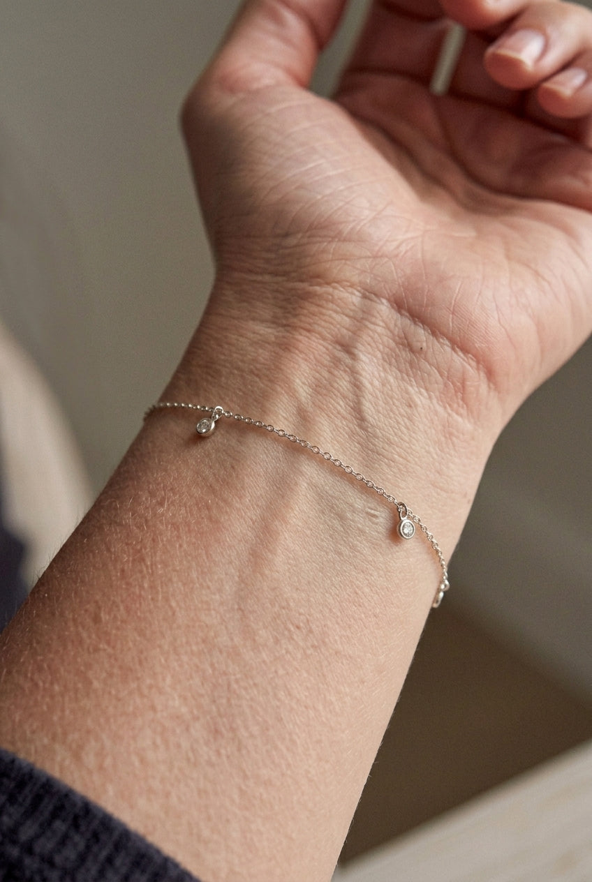 14K White Gold Dangling Diamond Bezel Bracelet