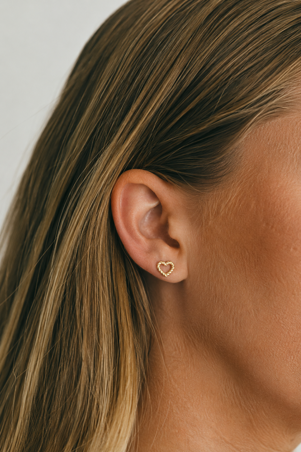 10K Gold Twisted Heart Stud Earrings