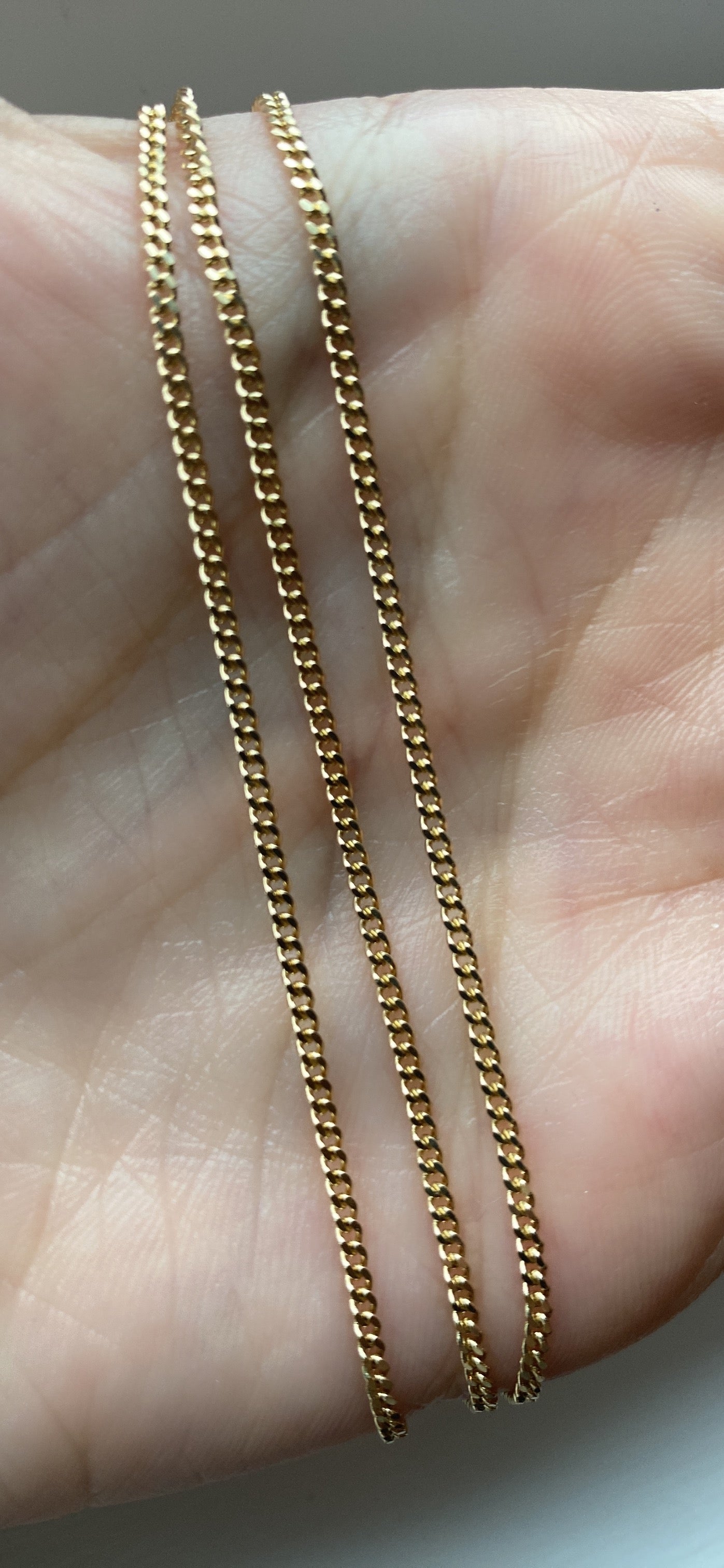 10K Gold Thin Solid Curb Chain Necklace