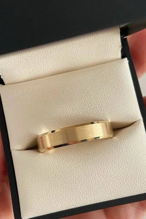 A Groom's Guide to Choosing a Wedding Band