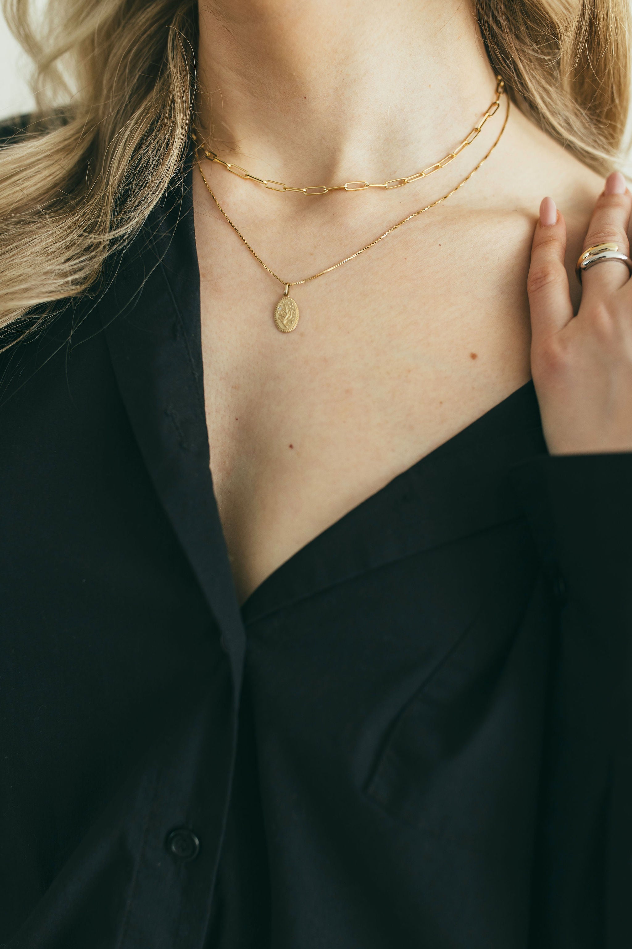 JJ x Lauren Pearson: 14 Karat Gold and Diamond Oak Pendant