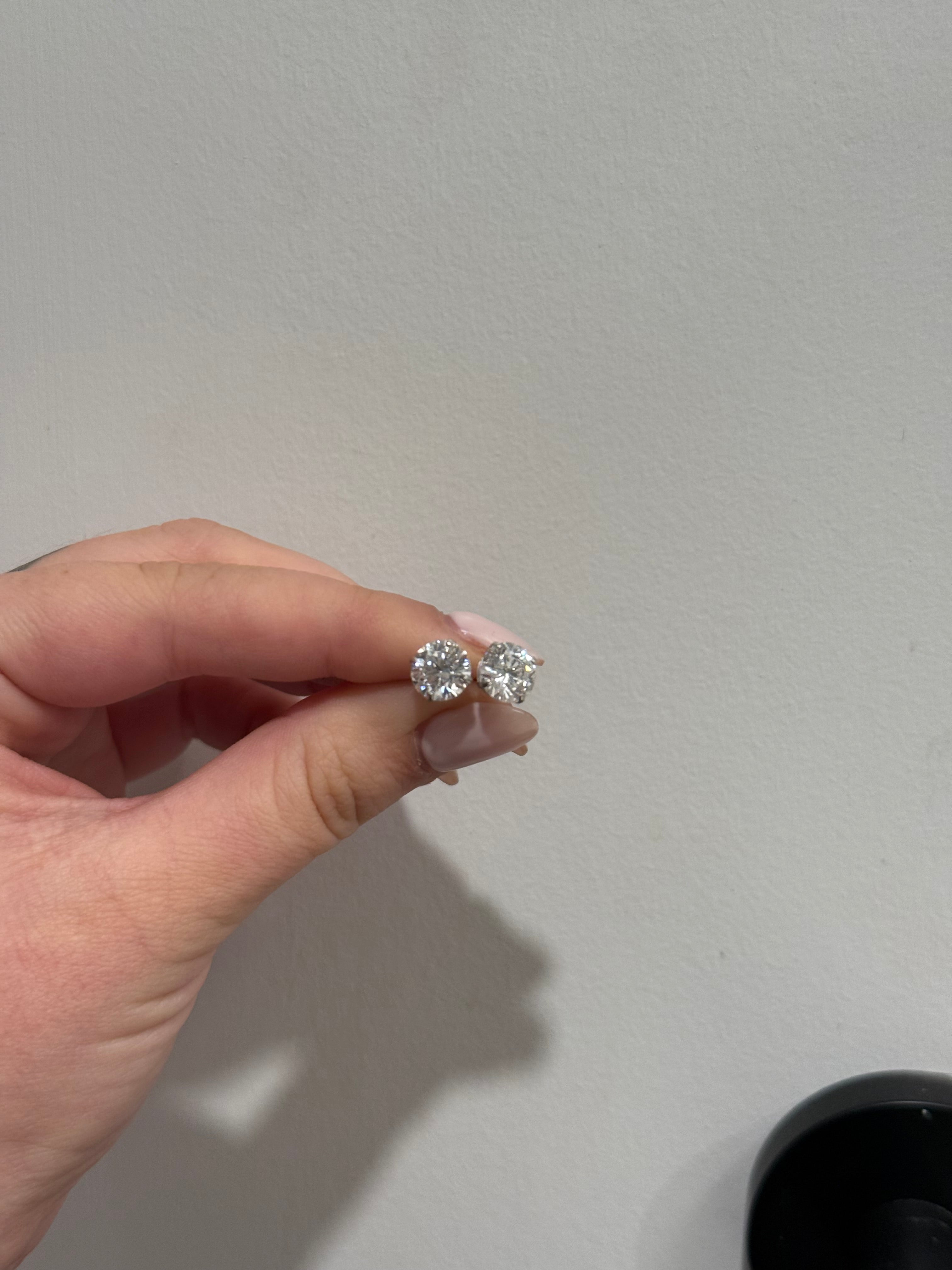 14K Gold Non-Certified Lab-Grown Round Diamond Studs