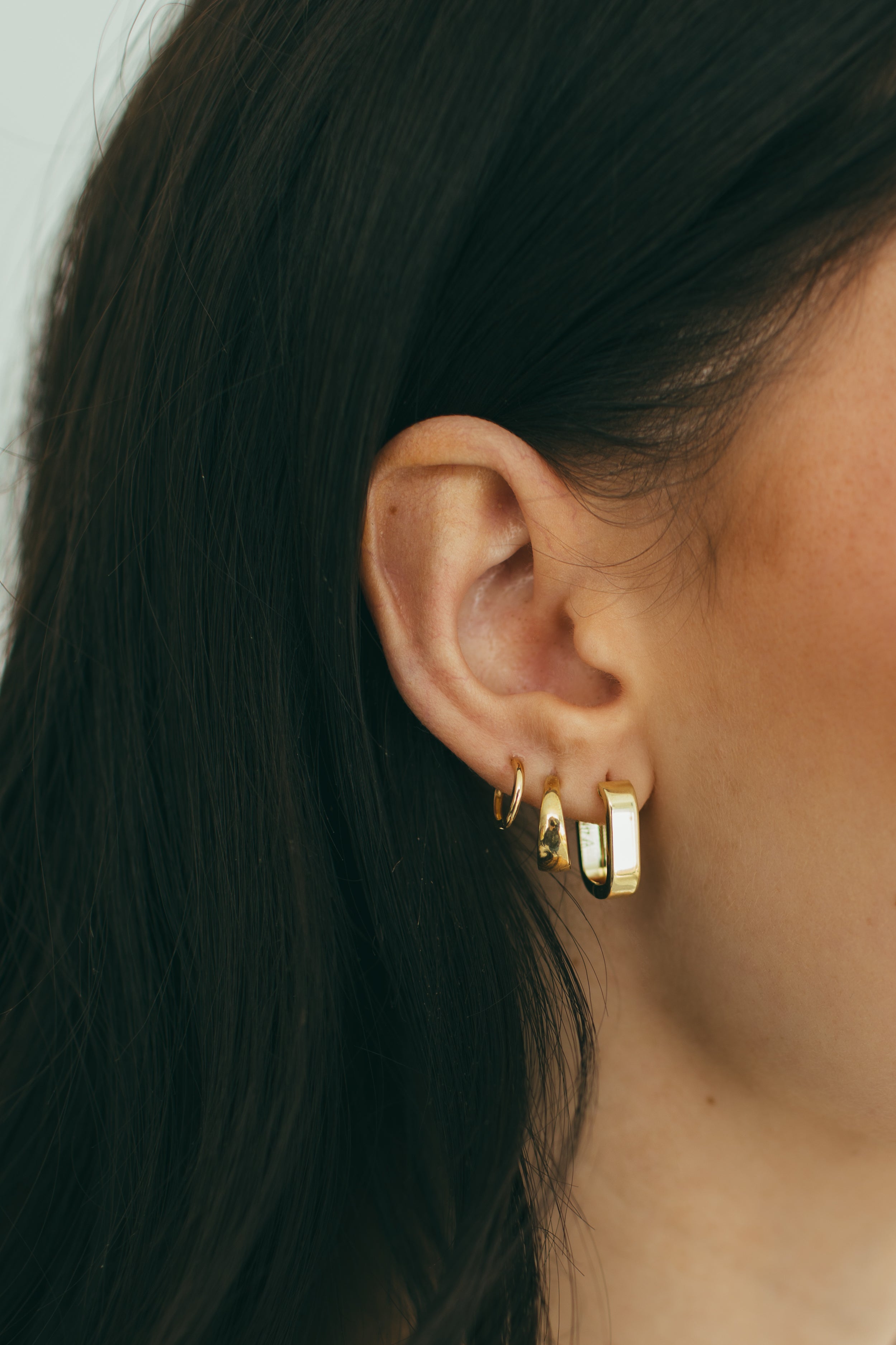 10K Gold Bold Graduated Huggie Earrings